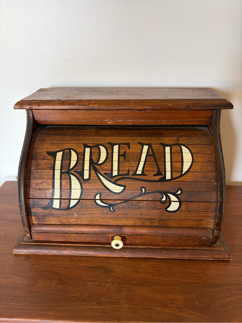 Antique primitive bread box - Picture 1 of 8